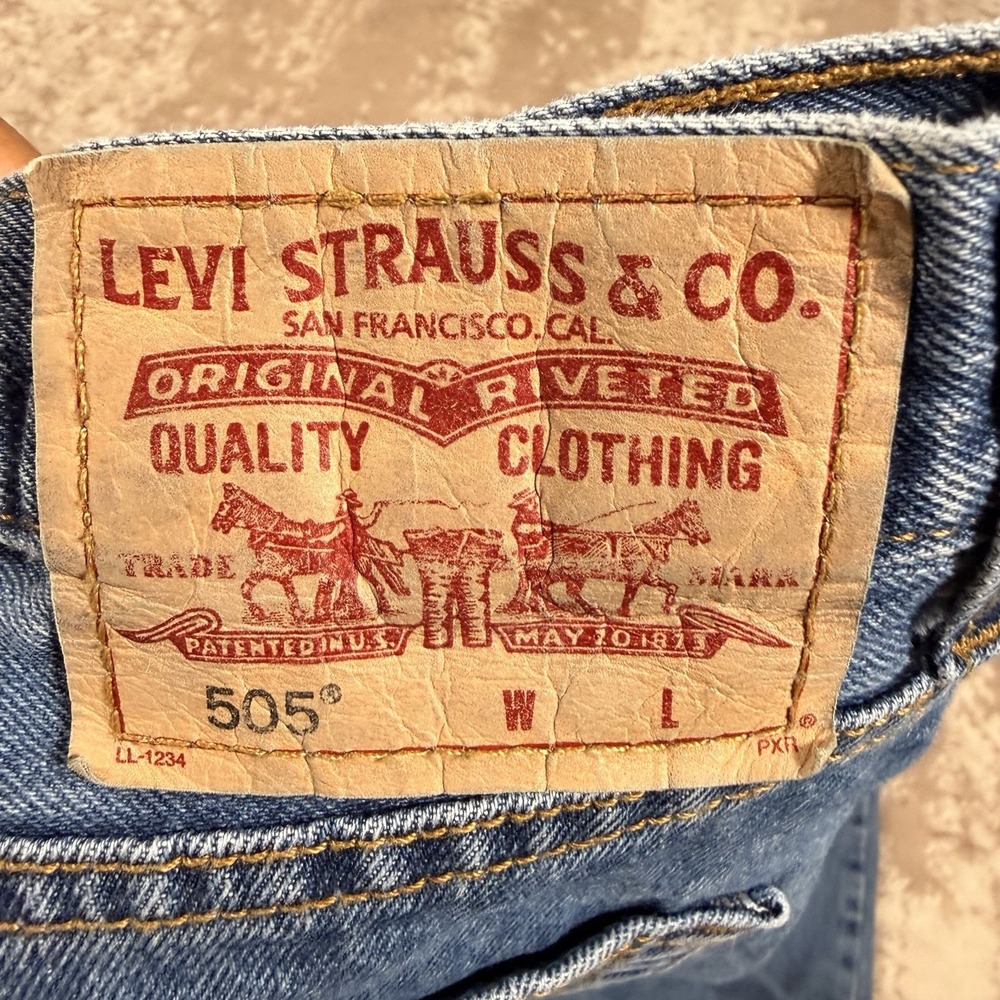 VTG Levi's 505 Regular Fit Classic Men's Blue Y2K Jeans 48x30 Straight Denim - Picture 6 of 10